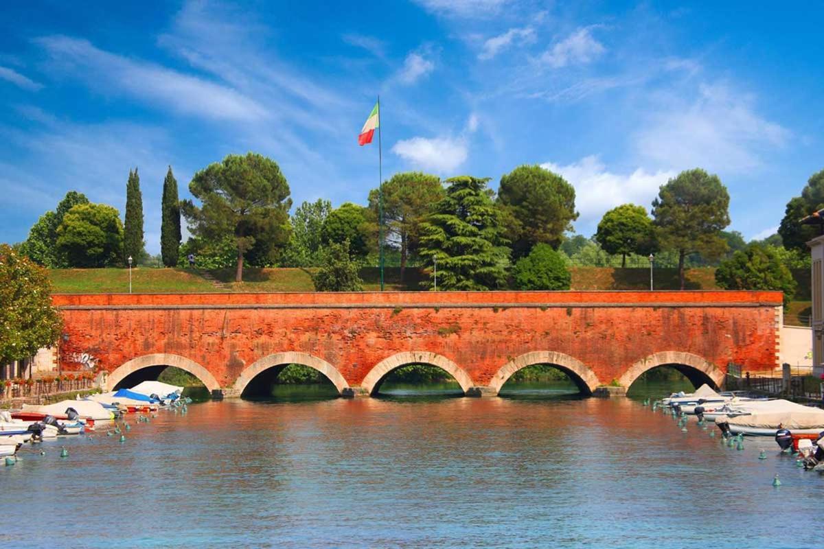 Fiori Sull'Acqua Apartments Peschiera del Garda Zewnętrze zdjęcie